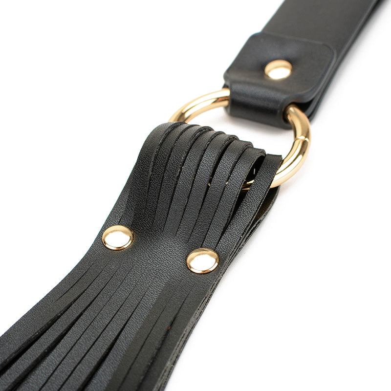 Leather BDSM whip, black colour, ring and handle, Come Now