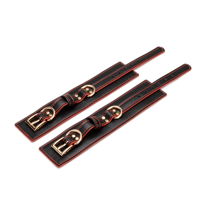 Leather sexy handcuffs black and red front opened